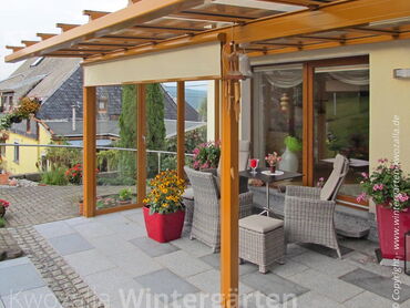 Vertikale Beschattung einer Terrasse mit einer Senkrechtmarkise - von Kwozalla in Sachsen, elektrisch bedienbar