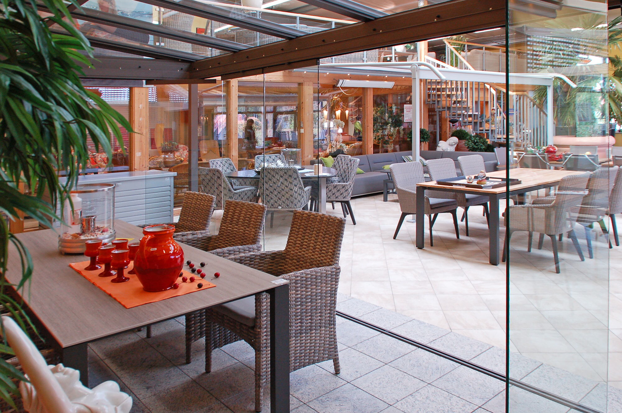 Ausstellung Wintergarten, Terrassenüberdachung, Sonnenschutz, Sommergarten